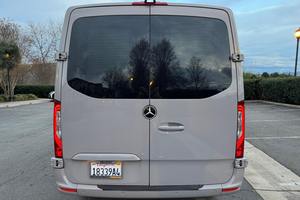 Mercedes-Benz Sprinter 1500 2021 Usada Premium, Conversión de Furgoneta de Lujo - Product Image 3