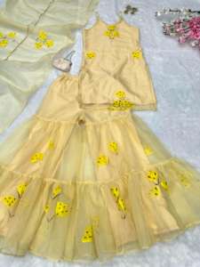 À la mode Chinon Silk Sharara Suit Luxury Work Dupatta Design Unique pour les fêtes comprend un filet doux-Vêtements pakistanais indiens - Product Image 4