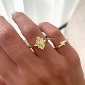 Bague de fiançailles élégante et tendance en diamant de laboratoire de forme marquise, jaune fantaisie, clarté VVS, certifiée IGI, or blanc, or rose, jaune - Product Image 3