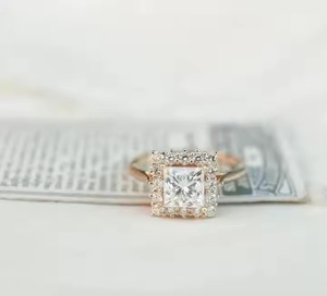 Bague de fiançailles en diamant de laboratoire Carat personnalisé de qualité supérieure 10/14/18K or massif Moissanite bague de fiançailles et de mariage pour les femmes - Product Image 3