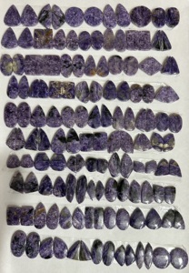 Cabochon de Charoite de haute qualité paire de pierres précieuses en vrac naturelles de forme mixte pour la guérison taille personnalisable pour la fabrication de bijoux - Product Image 2