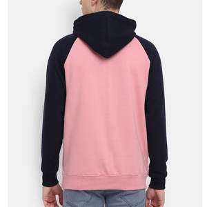 Sudadera con Capucha Raglán Rosa y Negra para Hombre |   Sudadera de Forro Polar de Dos Tonos de Primera Calidad para Ropa Urbana |   Sudadera con Capucha de Estilo Atlético Urbano Moderno - Product Image 6