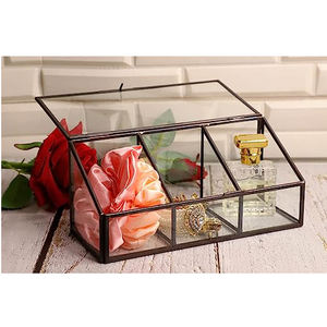 Boîte en verre clair élégante et unique, finition dorée avec boule en métal dans la boîte à serviettes de base et boîte de rangement Crad pour table de table Dninig - Product Image 6