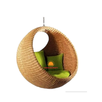 Vente en gros à bas prix balançoire suspendue moderne en acrylique pour intérieur et extérieur chaise en bambou pour patio en rotin balançoire transparente pour œuf en osier