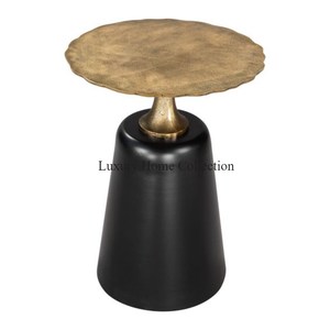 Mesa de centro de diseño único con recubrimiento en polvo de color negro con parte superior de forma redonda chapada brillante en precio al por mayor Mesa de la mejor calidad - Product Image 1