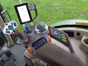 Tractor de tracción a las ruedas 4x4 usado Fendt 1050 Vario Tractor 4WD 120HP Fendt 516 Tractor para trabajos agrícolas - Product Image 4