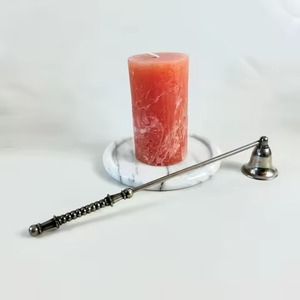 เครื่องดับเทียนโลหะพร้อมด้ามจับยาวดีไซน์ทันสมัยสำหรับตกแต่งบ้านและสปา - Product Image 1