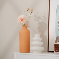 Vase en céramique neutre pour la décoration de la maison de style campagnard, vases décoratifs rustiques pour les centres de table de salon bohème, décorations d'entrée