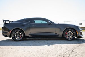 SUPER CLEAN 2024 DIRECCIÓN IZQUIERDA CHEVROLET CAMARO ZL1 COUPE - Product Image 3