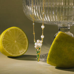 Collar de Perlas Doradas Inspirado en Helado Jeulia - Product Image 3