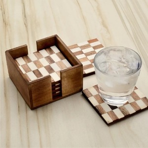 Sous-verres en noyer de qualité supérieure finition simple polie, fabriqués à la main, design écologique, idéaux pour les maisons modernes - Product Image 2