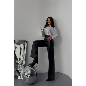 Chemisier élégant blanc pour femme avec col blanc et détail d'étiquette - Product Image 4