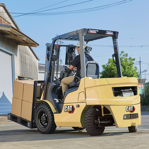 Chariot élévateur électrique à 4 roues avant - Product Image 3