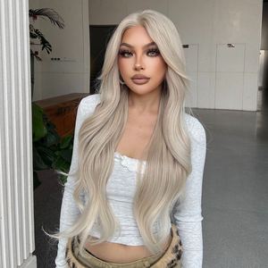 Perruque synthétique Lumi-DWY 136 blond platine ondulée avec raie libre et dentelle transparente sur le devant - Product Image 6
