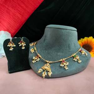 Ensemble collier Vayer look temple avec perles suspendues Ensemble de collier anti-ternissement respectueux de la peau Parfait pour les fonctions traditionnelles - Product Image 2