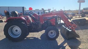 Asequible Tractor Mahindra bastante usado con todos los accesorios disponibles para la venta a precios baratos - Product Image 4