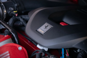 Disponible dès maintenant : Coupé sport de luxe 2025 à 12 cylindres, propulsion arrière, moteur 6,5 L à douze cylindres, automatique, faible kilométrage - Product Image 6