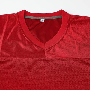 Maillot de football vierge, maillot de football rouge uni avec col en V, panneau frontal en mesh, manches et épaules lisses, léger - Product Image 3