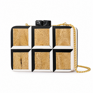 Pochette de soirée élégante en bois et résine, motif géométrique noir et blanc, fabriquée à la main, avec chaîne dorée - Product Image 3