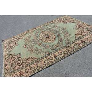 Alfombra de lana turca vintage verde y beige de 59x89 pies diseño de retales rectangulares de estilo clásico para respaldo de látex de cabecera - Product Image 4