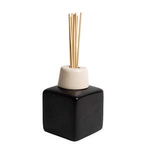 Cube de parfum fragile noir mat 7,5 cm X 11 cm - Product Image 1