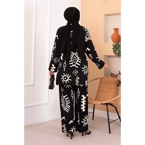 Hijab en Viscose à Motifs 2 Pièces Ensemble Noir - Product Image 2