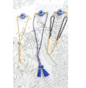 Accessoires de bracelet faits à la main culturels traditionnels indiens les plus vendus Rakhi pour le festival Raksha Bandhan à un prix raisonnable - Product Image 1