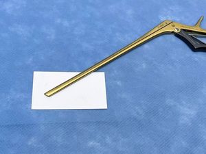 Haute qualité CE Kerrison Rongeur 40 degrés jusqu'à 3mm base d'instrument chirurgical en acier inoxydable de qualité allemande - Product Image 4