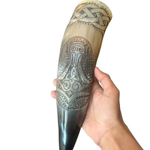 Cuerno para Beber con Color Marrón Natural, un Símbolo de Fuerza y Valore - Product Image 1