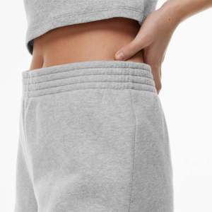 Short de jogging d'entraînement personnalisé pour femmes | Vêtements d'entraînement de gymnastique à motif solide | Vêtements de course et de fitness pour adultes - Product Image 4