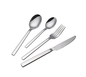 Ensemble de couverts en métal élégant avec poignée créative simple finition argentée pour les ensembles de couverts de vaisselle d'hôtels et de restaurants - Product Image 2