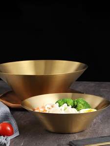 Tazón de servicio de latón ecológico diseñado para uso en la cocina o mesa de inspiración vintage en casas rústicas - Product Image 6