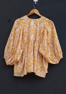 Top robe Kyra, mini robe, haut tunique imprimé bloc floral, col profond avec ficelle plus proche - Product Image 5