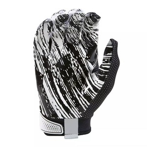 Gants de football américain dorés pour receveurs et gants de préhension, à prix abordable, avec impression et emballage personnalisés par Customize Brand - Product Image 4