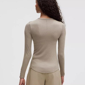 Tops cortos activos unisex fusionados sin costuras de calidad premium-Conjuntos de invierno de poliéster 100% a prueba de viento con capucha - Product Image 3