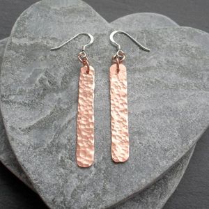 Bague d'oreille unique en cuivre fabriquée à la main avec des détails vintage pour les femmes qui apprécient les bijoux artistiques - Product Image 4