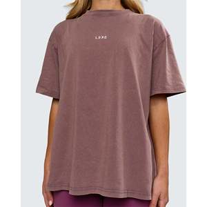 เสื้อยืดโอเวอร์ไซส์ผ้าฝ้ายฟลีซสำหรับผู้หญิงไซส์พลัส-สีโกโก้พาเวอร์วอช-สีขาว - Product Image 2