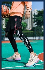 Chaussures de <span class=keywords><strong>basket</strong></span>-ball <span class=keywords><strong>pour</strong></span> femmes très vendues Nouveau modèle Sneakers de sport <span class=keywords><strong>les</strong></span> <span class=keywords><strong>plus</strong></span> populaires Bonne qualité Style à enfiler Tige en cuir verni Doublure en peluche - Product Image 2