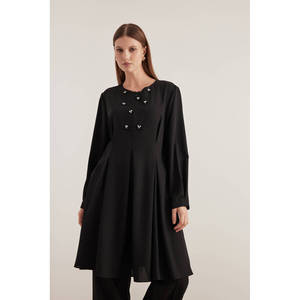 เสื้อคลุมผ้าซาตินสีดำแบบเรียบง่าย - Product Image 4
