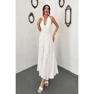 Robe blanche à lacets avec détails en dentelle - Blanc - Product Image 2