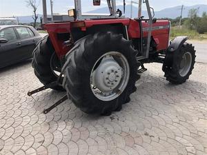 Tracteur agricole vert MASSEY FERGUSON avec cabine, moteur et pneus larges pour utilisation agricole - Product Image 5