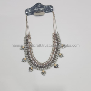 Collier avec pendentif en perles de résine de marque, design perlé toutes couleurs, en provenance d'Inde, pour les mariages et les cadeaux, avec diamant comme pierre principale - Product Image 5