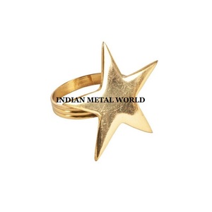 Nuevo diseño de tendencia, servilletero de Metal de Color dorado, forma de estrella, servilletero de tamaño personalizado para organizador de bodas al precio más bajo - Product Image 1