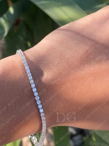 Pulsera de tenis de diamantes de 3.5 quilates chapada en oro macizo de 14K, con engaste de garra geométrico clásico, hecha a mano para fiestas - Product Image 2
