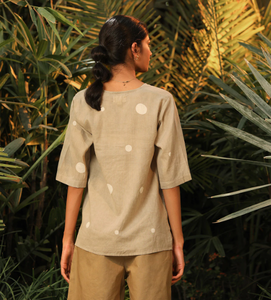 Nueva túnica de salón de belleza y spa para mujer de la mejor calidad, camisa de uniformes de salón de belleza elegante para mujer, Túnica superior con bolsillo opcional - Product Image 2