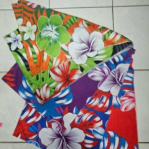 Impresiones de poliéster Polinesio y Hawaiano brillantes, coloridas y hermosas, 44 pulgadas de ancho, listas para envío inmediato - Product Image 2
