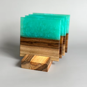 Posavasos cuadrados de madera y resina de nogal hechos a mano más vendidos, alfombrillas y almohadillas de regalo para el hogar - Product Image 1