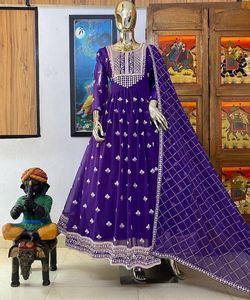 PRESENTANDO NUEVO DISEÑADOR BORDADO ANARKALI VESTIDO GEORGETTE BORDADO DE BUENA CALIDAD A PRECIO AL POR MAYOR - Product Image 1