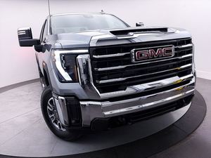Sierra 2500HD SLT Crew Cab AWD 2024 Usada en Excelentes Condiciones - Product Image 2