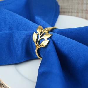 Cadre de serviette en forme de feuille Anneau de serviette de vacances Décorations de fête pour mariage et dîner Vaisselle - Product Image 1